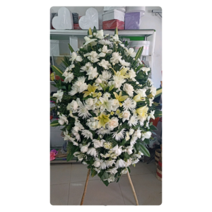 Corona Funebre de Rosas Blancas, Chirosas Blancas y Astromelias -  Floristería Las Flores del Huila